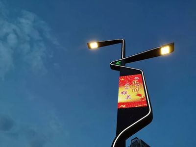 汇川区人民路安装了一排神奇路灯,功能你想都想不到